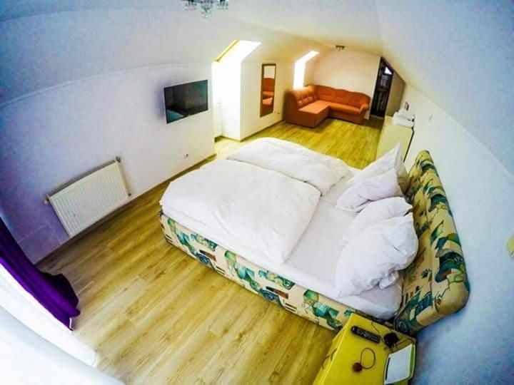 Casa Germana Hotell Lupeni  Exteriör bild