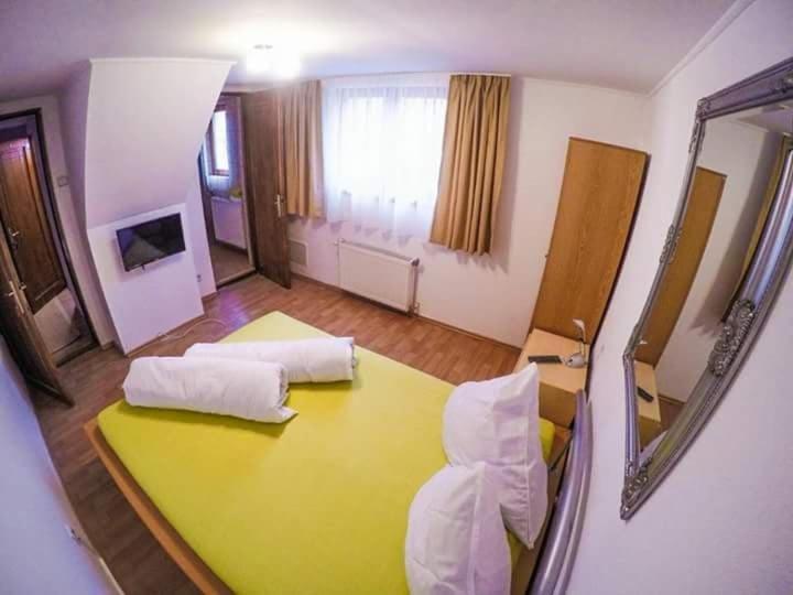 Casa Germana Hotell Lupeni  Exteriör bild