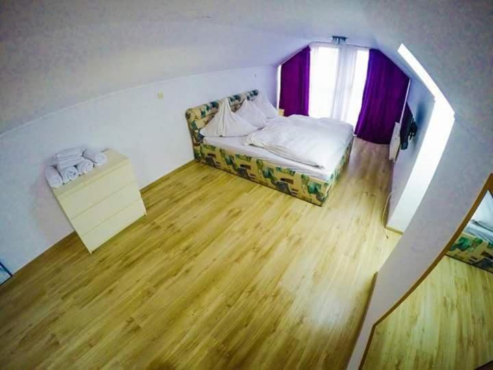 Casa Germana Hotell Lupeni  Exteriör bild