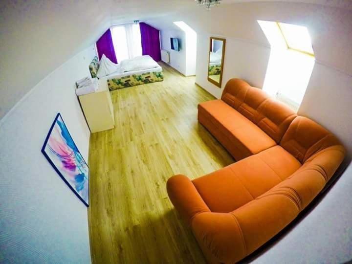 Casa Germana Hotell Lupeni  Exteriör bild