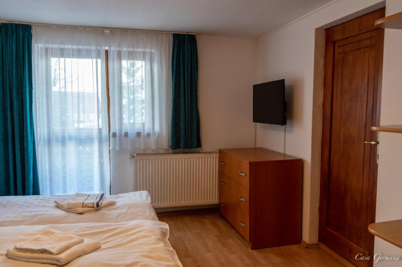 Casa Germana Hotell Lupeni  Exteriör bild