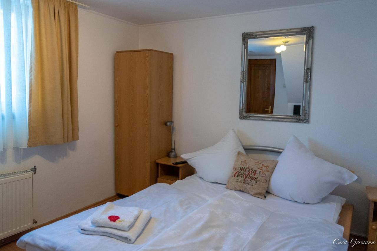 Casa Germana Hotell Lupeni  Exteriör bild